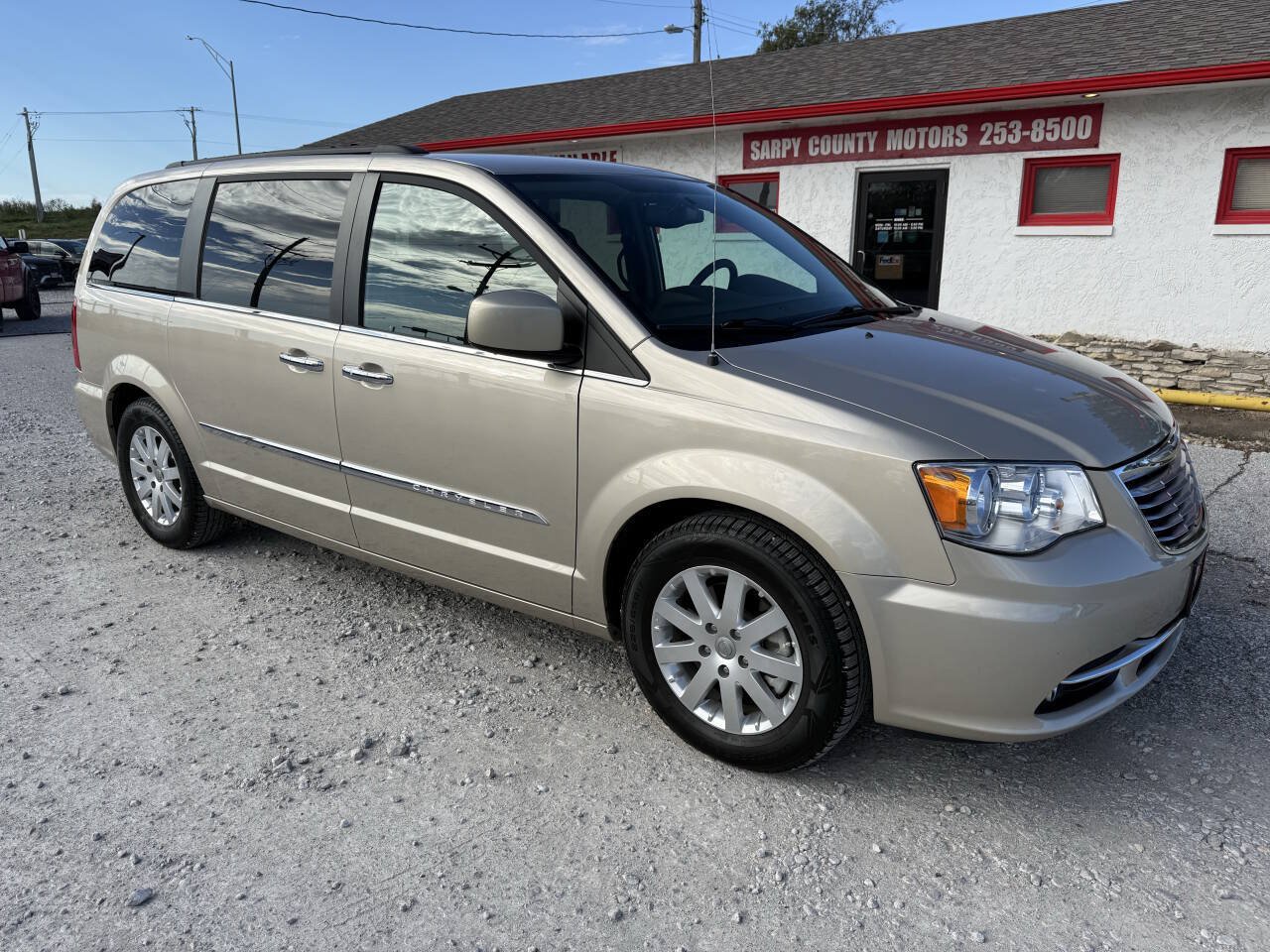 Used 2015 Chrysler Town & Country Touring w/ Driver Convenience Group FWD image 1