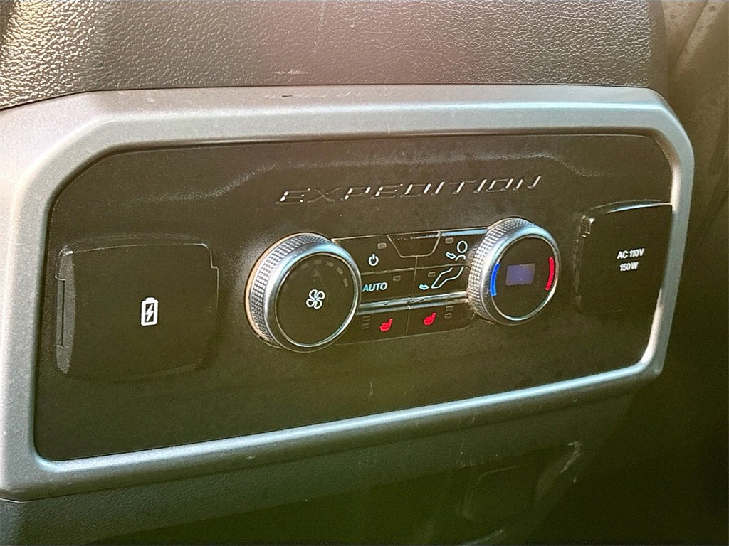 Used 2023 Ford Expedition Limited image 25