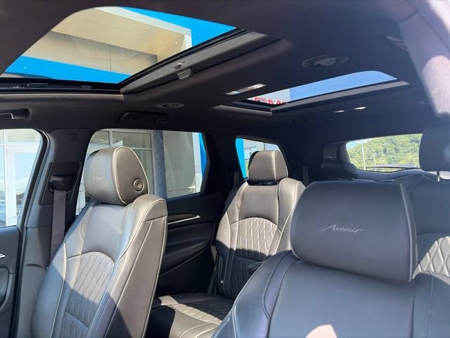 Used 2022 Buick Enclave Avenir w/ Avenir Technology Package AWD/4WD image 16