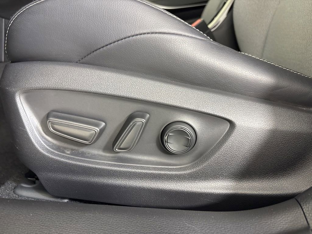 Used 2022 Toyota Corolla XSE FWD image 16