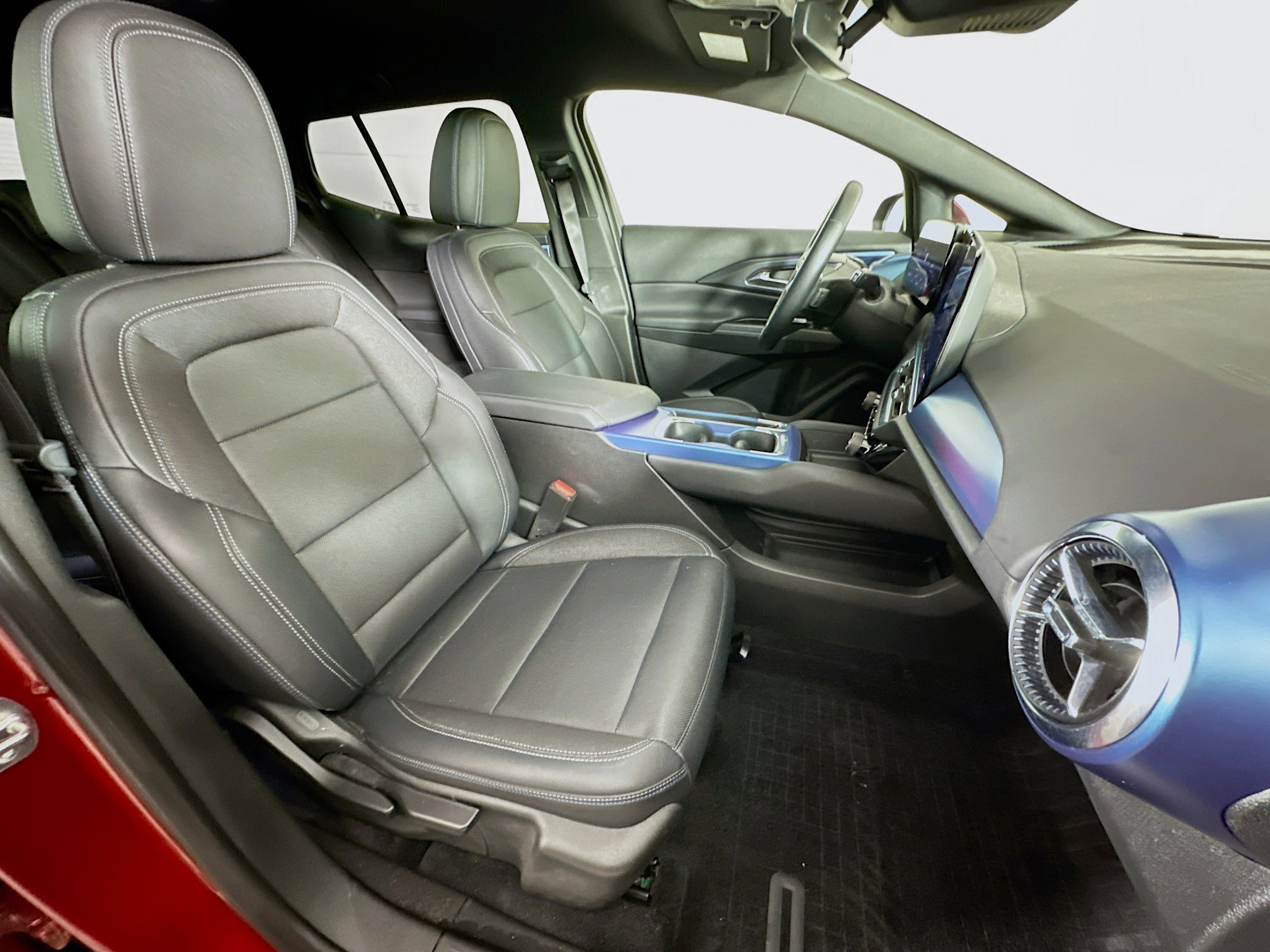 Used 2024 Chevrolet Equinox EV LT image 31