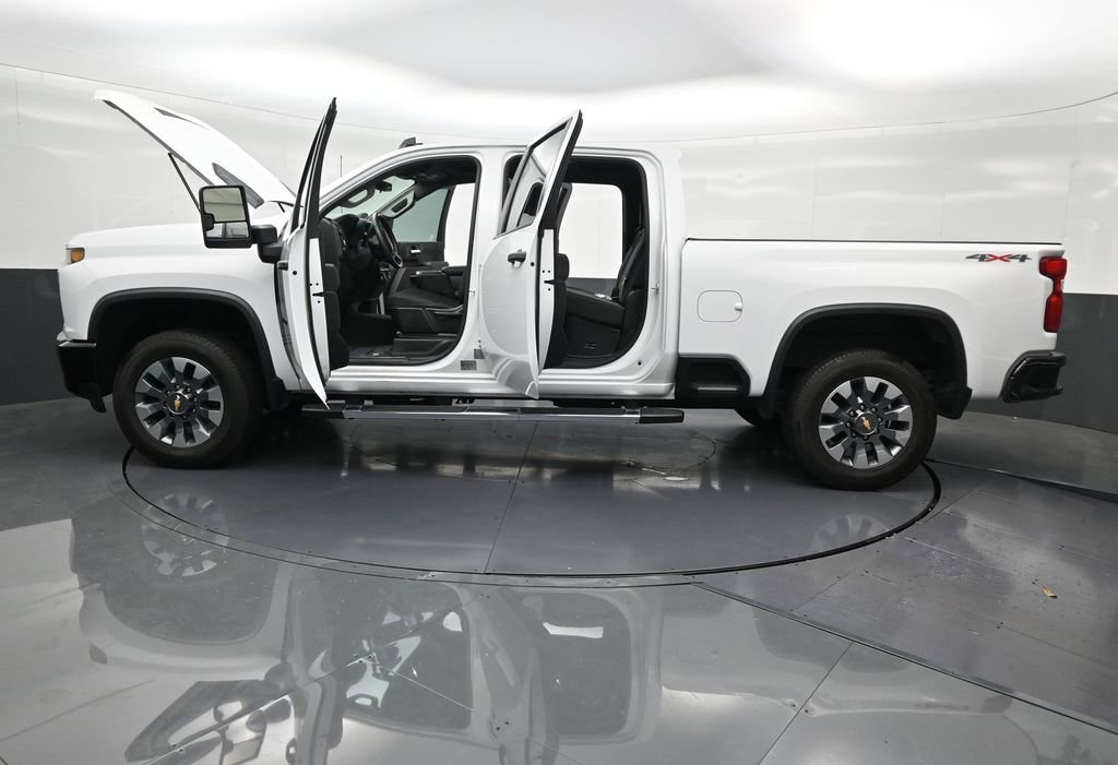 Used 2023 Chevrolet Silverado 2500 Custom w/ Custom Convenience Package AWD/4WD image 35