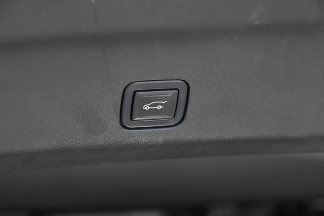 Used 2022 GMC Yukon SLT w/ SLT Luxury Package image 25