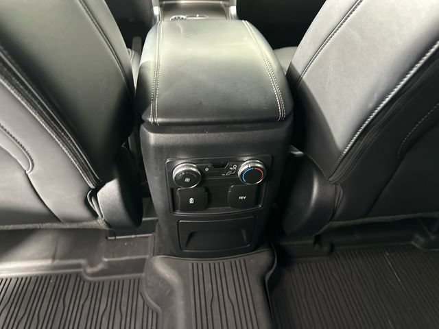 Used 2022 Ford Explorer XLT w/ Equipment Group 202A AWD/4WD image 16