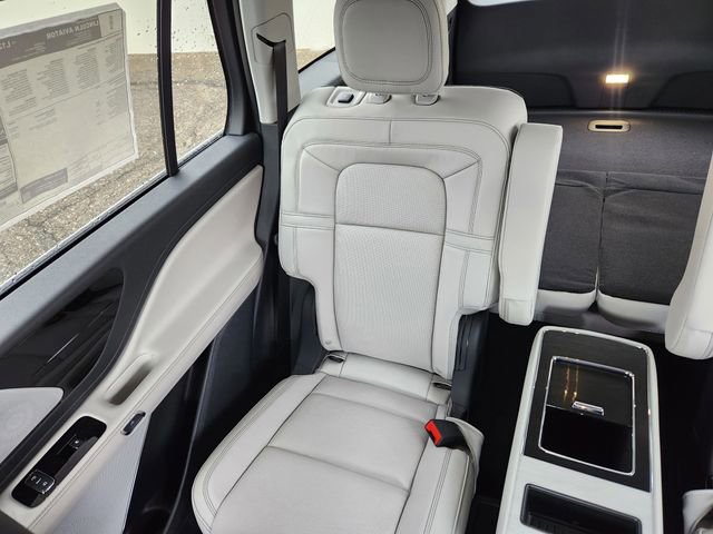 New 2026 Lincoln Aviator Reserve w/ Luxury Package image 13
