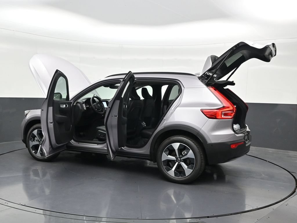 New 2026 Volvo XC40 B5 Plus w/ Climate Package AWD/4WD image 36