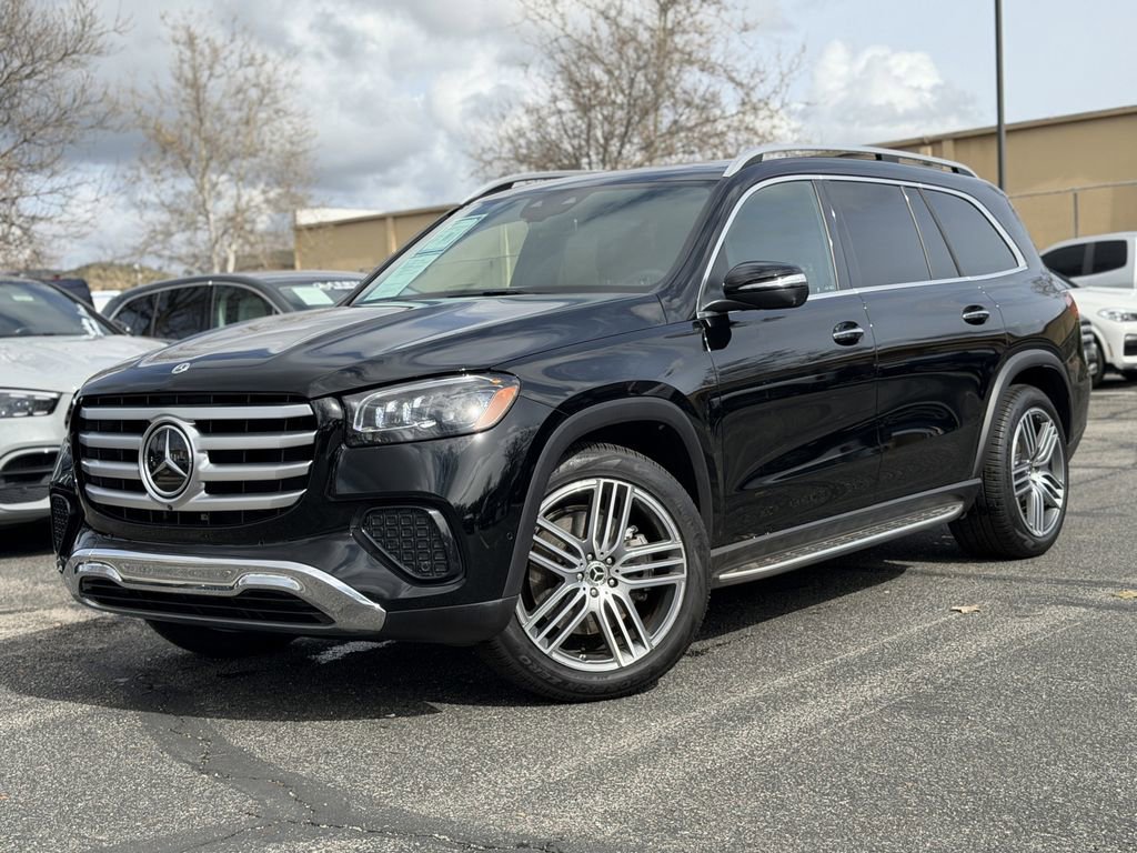 Used 2025 Mercedes-Benz GLS 450 4MATIC image 2