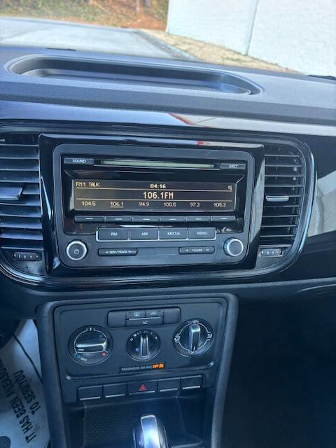 Used 2012 Volkswagen Beetle 2.5 image 4