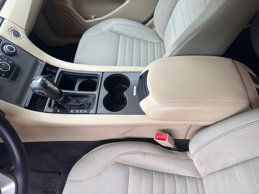 Used 2017 Ford Taurus SE FWD image 21