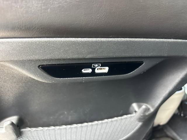 Used 2023 Chrysler Pacifica Touring-L FWD image 15