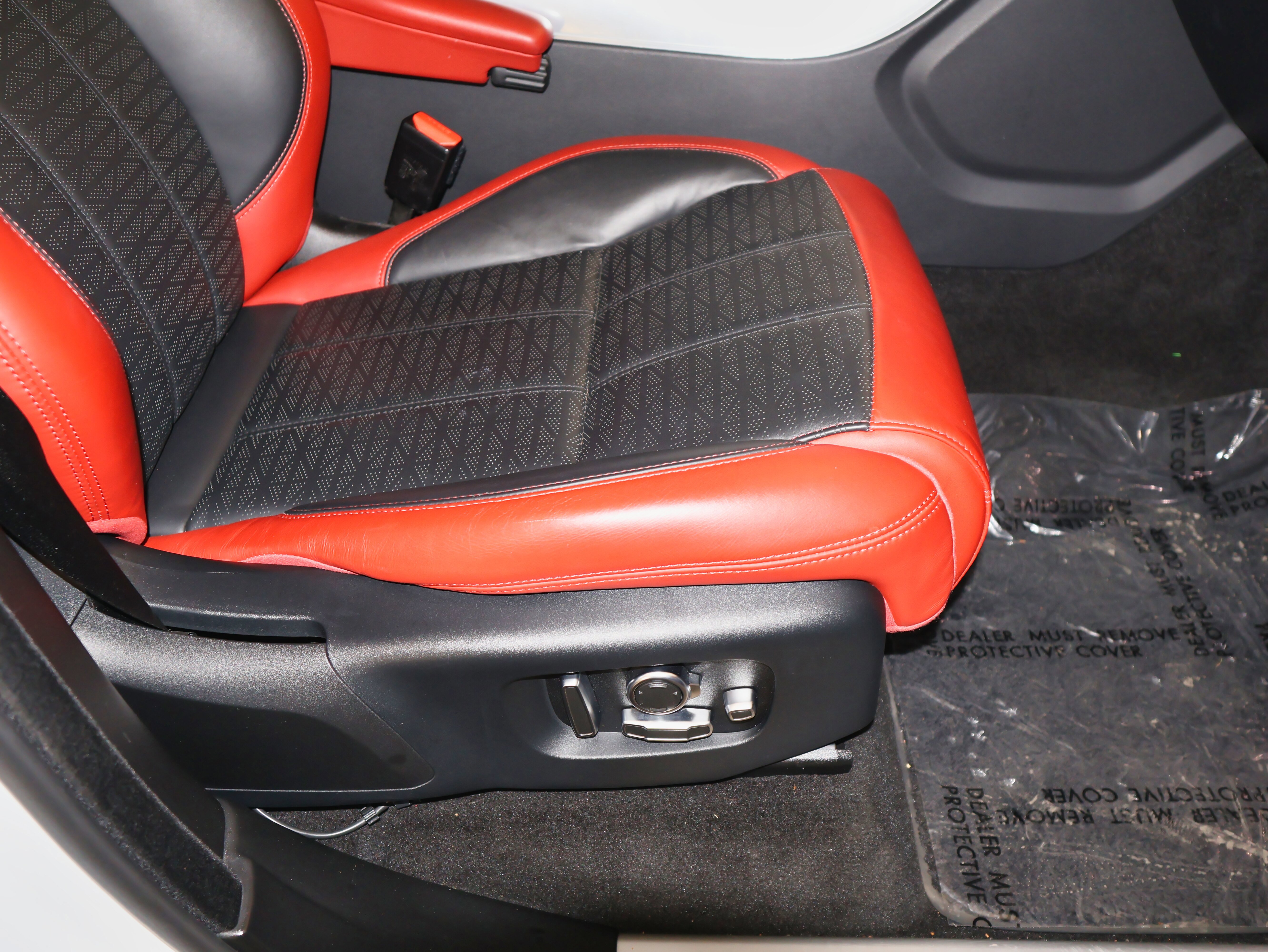 Used 2018 Land Rover Range Rover Sport HSE Dynamic image 34