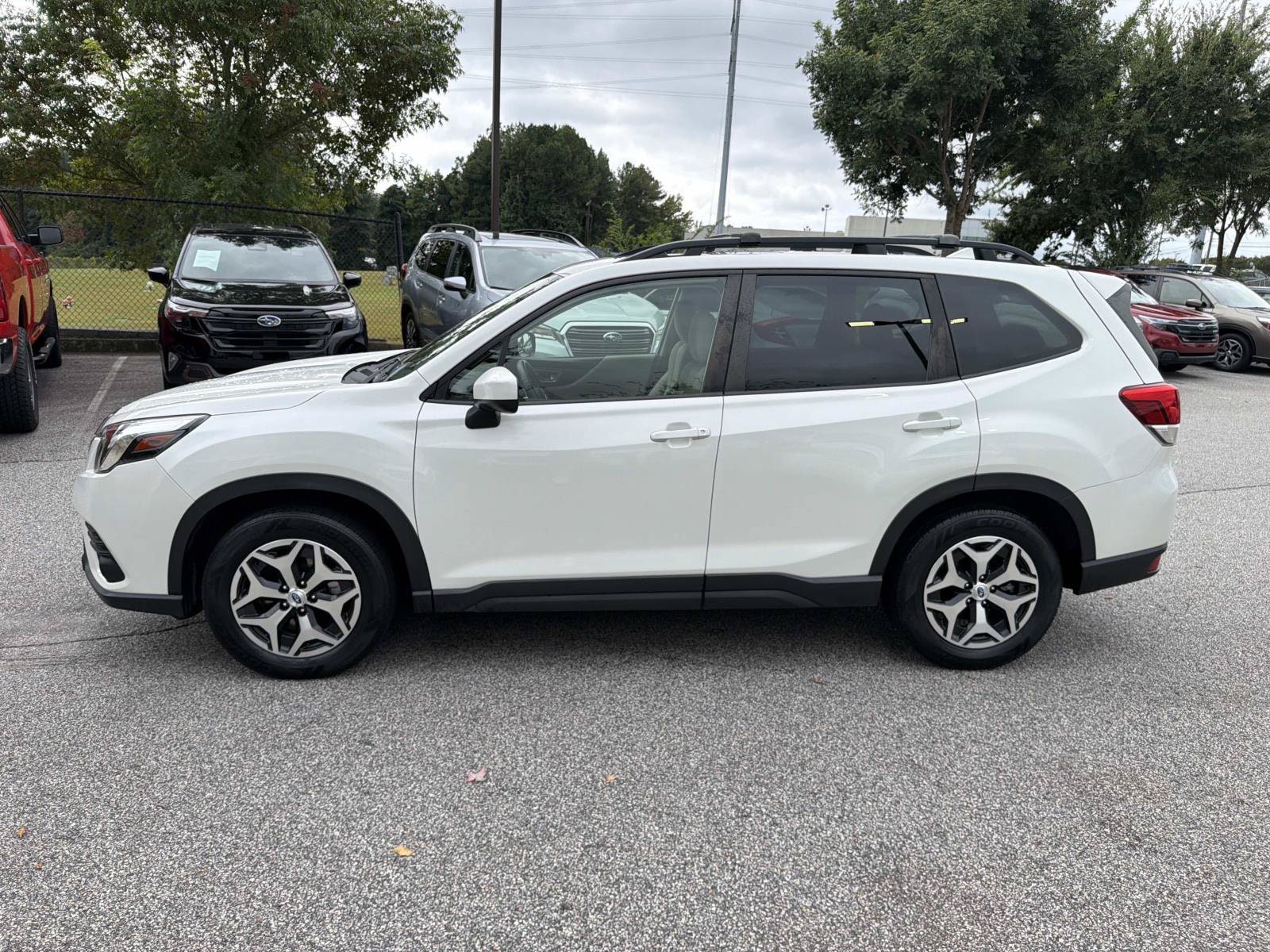 Used 2023 Subaru Forester Premium AWD/4WD image 7