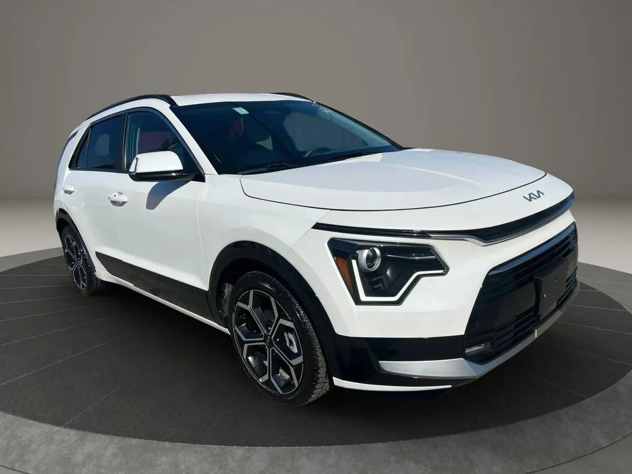 Used 2023 Kia Niro EX Touring FWD image 3