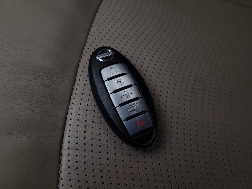 Used 2018 Nissan Armada SL image 32