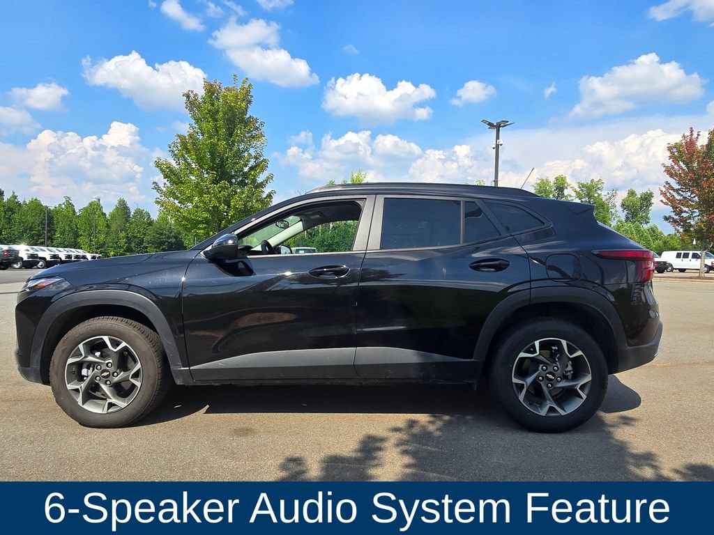 Used 2025 Chevrolet Trax LT FWD image 5