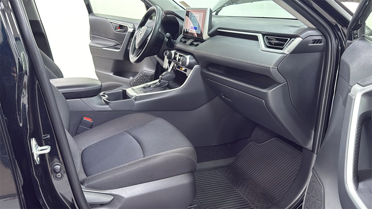 Certified 2025 Toyota RAV4 LE image 18