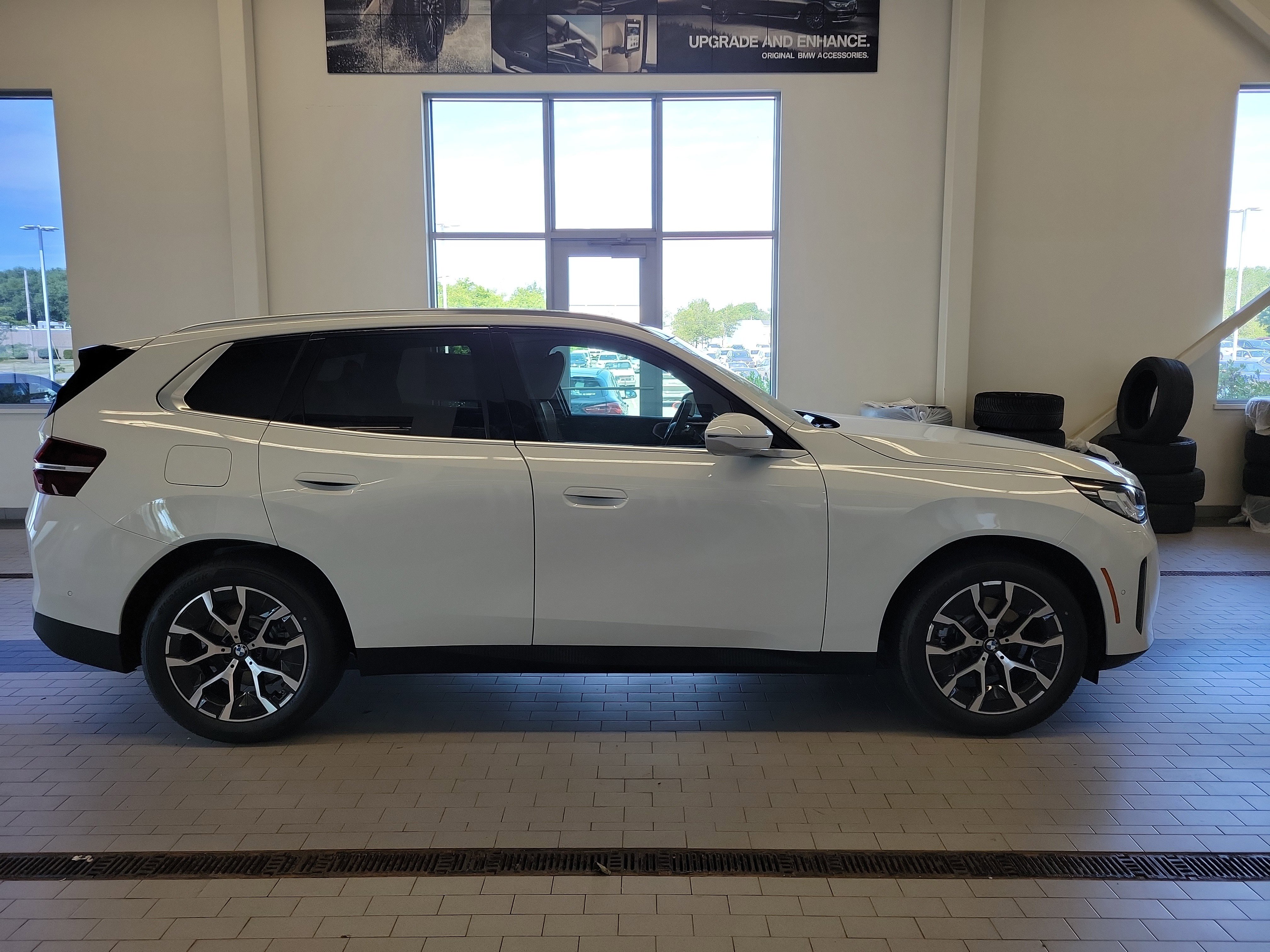 Used 2025 BMW X3 xDrive30i w/ Convenience Package image 4