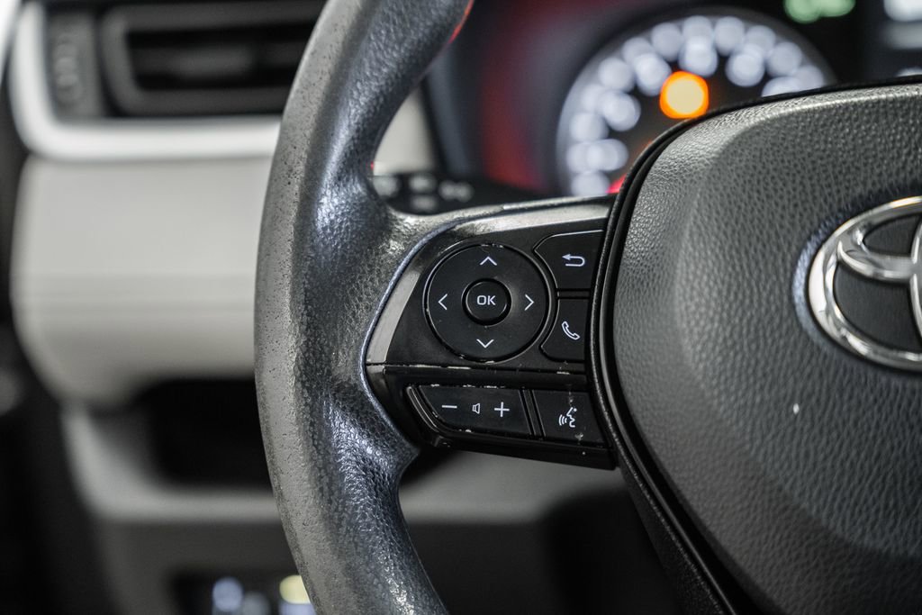 Used 2022 Toyota RAV4 XLE image 21