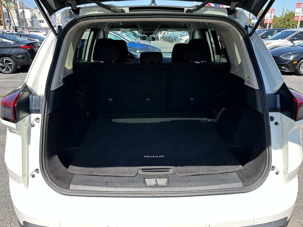 Used 2024 Nissan Rogue S FWD image 19