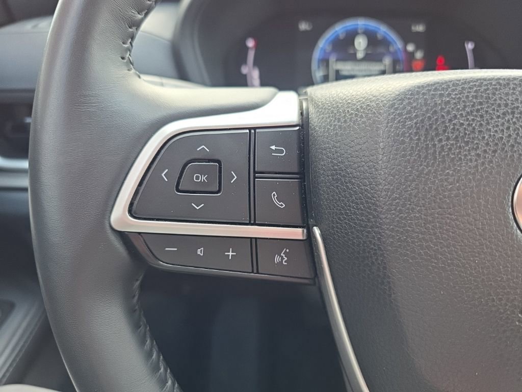 Used 2025 Toyota Grand Highlander AWD image 20