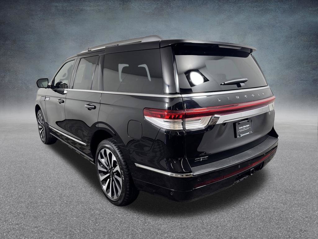 Used 2023 Lincoln Navigator Reserve AWD/4WD image 5