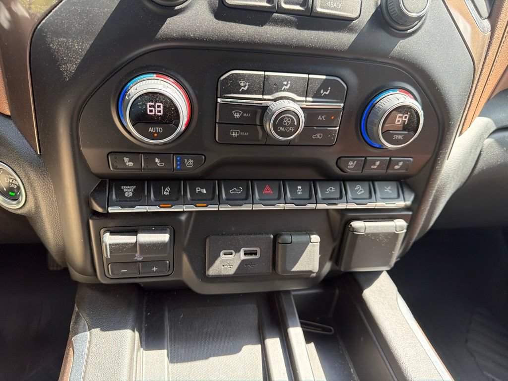 Used 2022 Chevrolet Silverado 3500 High Country w/ Z71 Off-Road Package AWD/4WD image 10