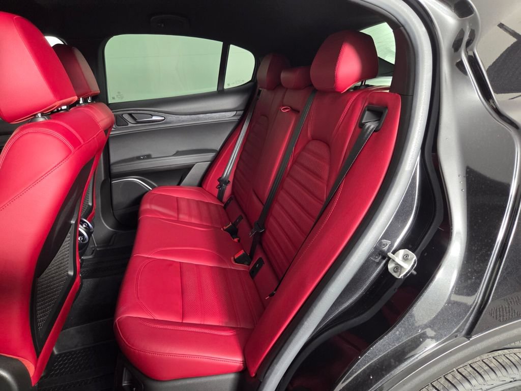 Used 2023 Alfa Romeo Stelvio Sprint RWD image 23