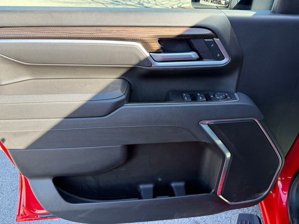 Used 2025 Chevrolet Silverado 2500 LT w/ Convenience Package AWD/4WD image 13