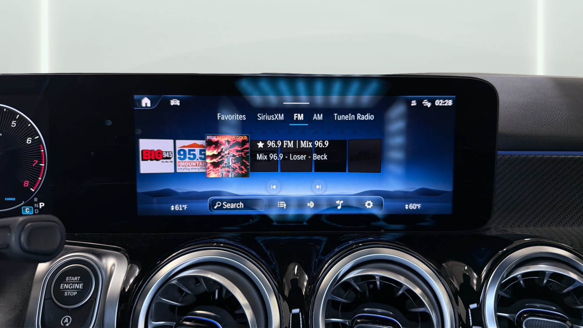 Used 2025 Mercedes-Benz GLB 250 image 25