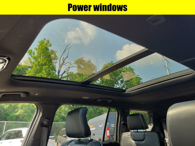 Used 2023 Jeep Grand Cherokee L Overland w/ Luxury Tech Group IV AWD/4WD image 25