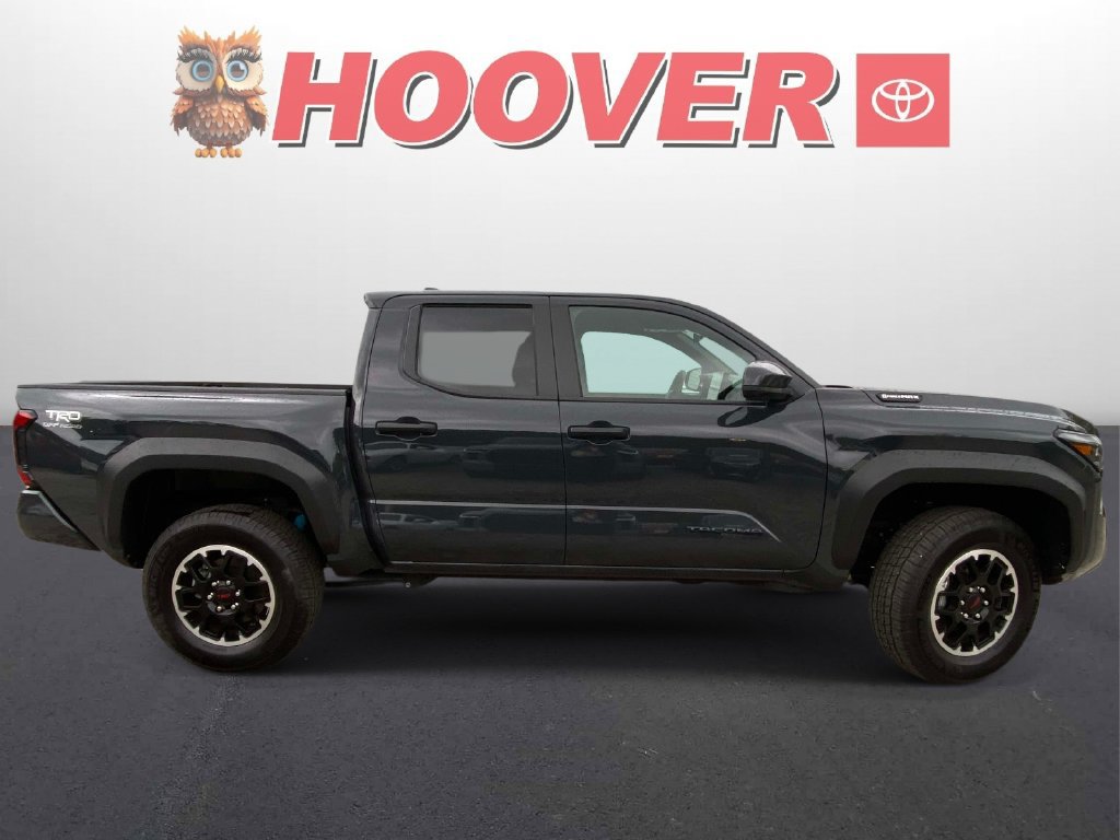 Used 2025 Toyota Tacoma TRD Off-Road AWD/4WD image 2
