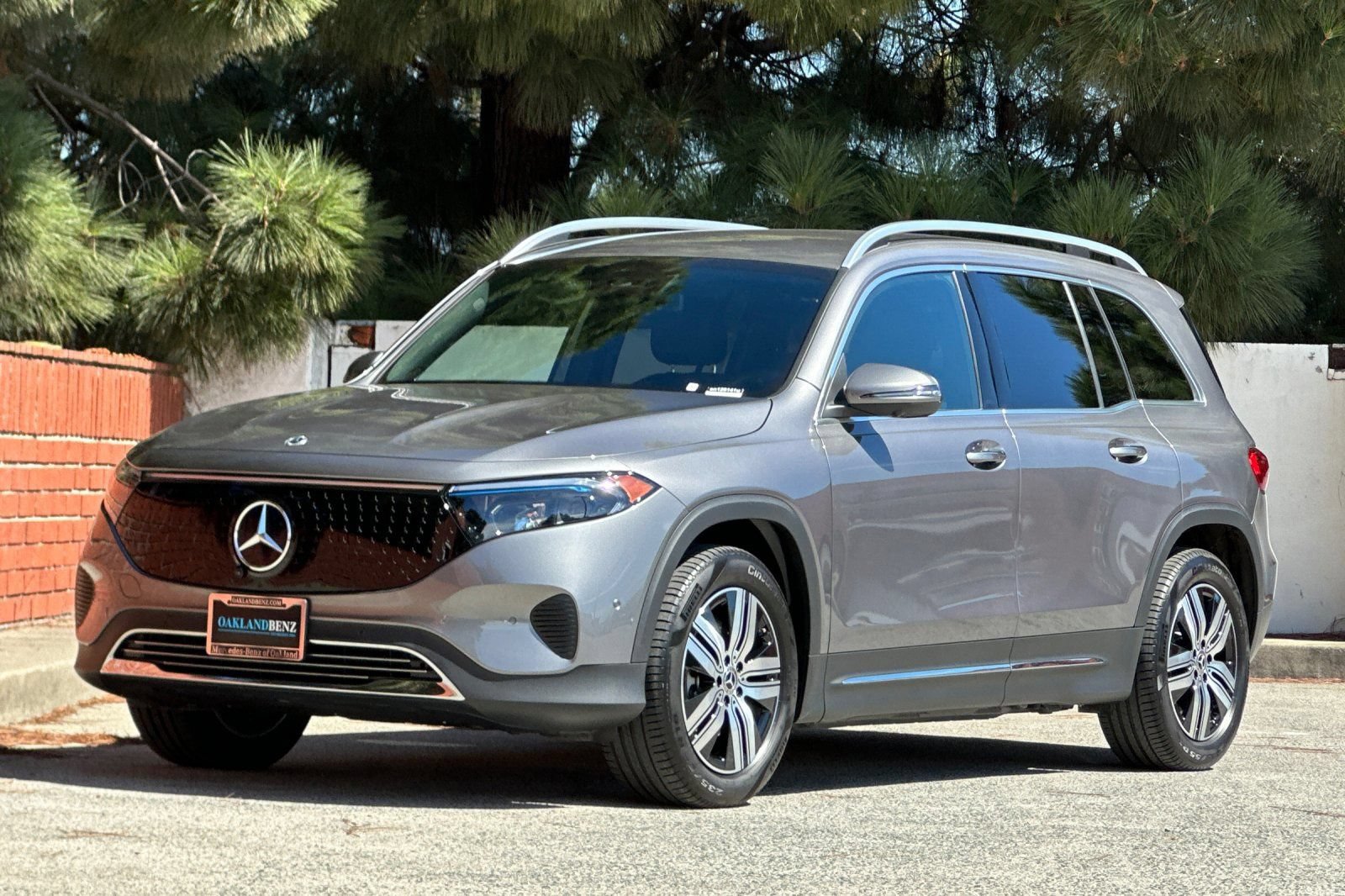 Certified 2025 Mercedes-Benz EQB 250+ image 9