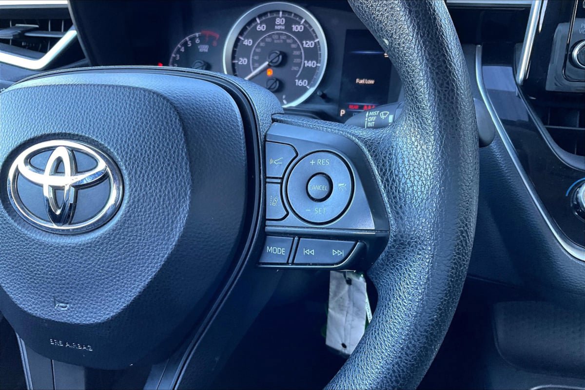 Used 2020 Toyota Corolla LE FWD image 19