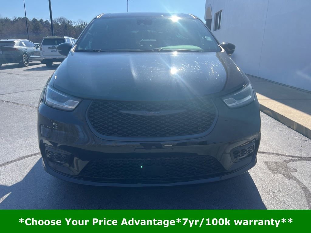 Certified 2022 Chrysler Pacifica Touring-L w/ S Appearance Package image 9