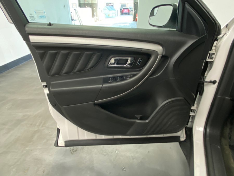 Used 2015 Ford Taurus SEL w/ Equipment Group 201A FWD image 43
