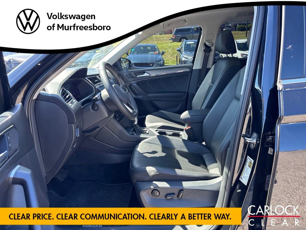 Used 2023 Volkswagen Tiguan SE w/ Panoramic Sunroof Package FWD image 15