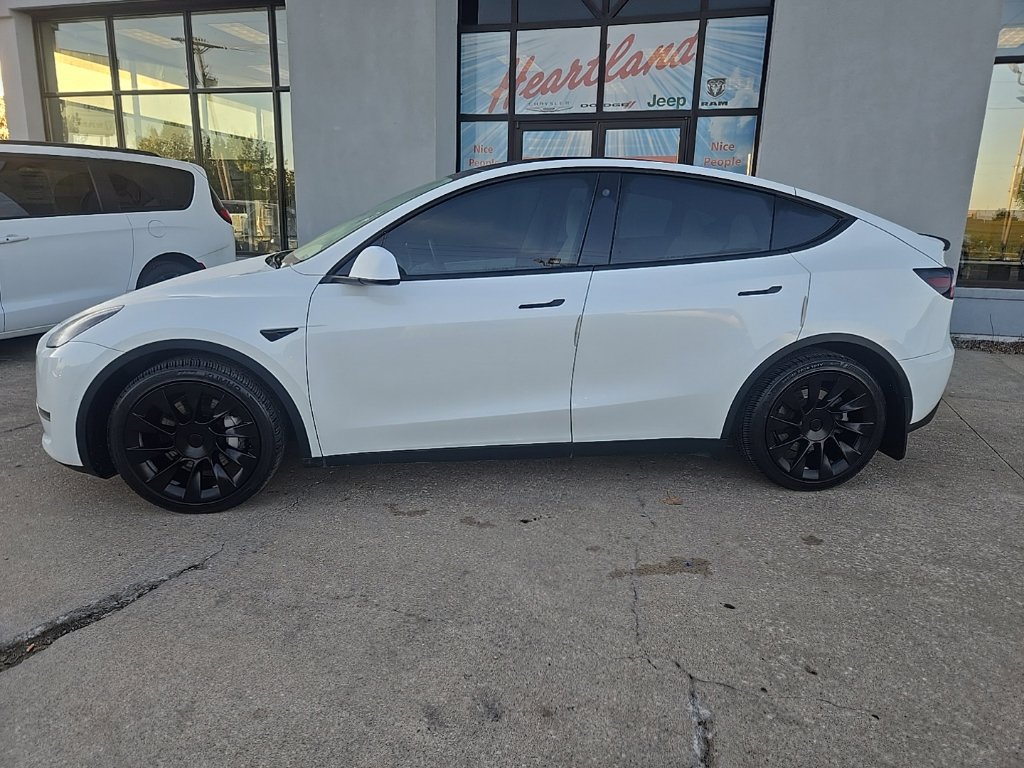 Used 2021 Tesla Model Y Long Range AWD/4WD image 4