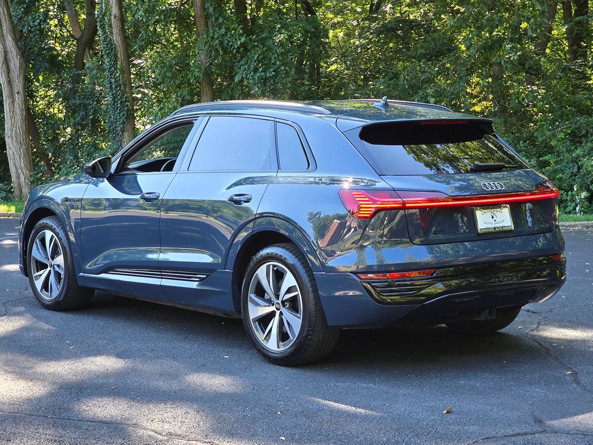 Used 2024 Audi Q8 e-tron Premium AWD/4WD image 4