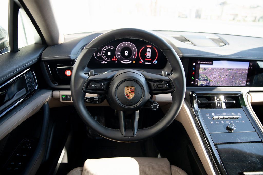 Certified 2025 Porsche Panamera image 21