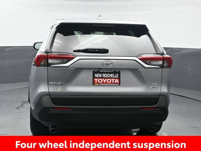 Certified 2023 Toyota RAV4 LE AWD/4WD image 5