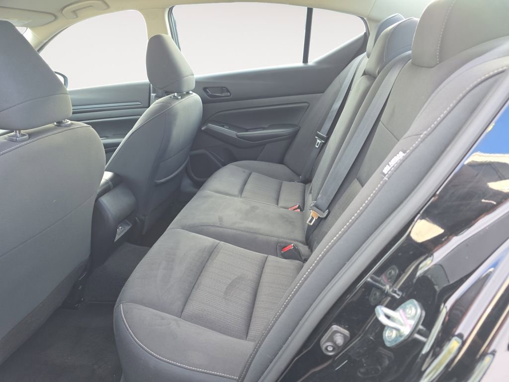 Used 2024 Nissan Altima 2.5 SV FWD image 13