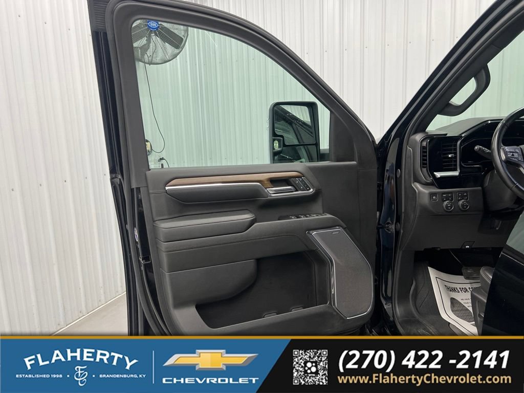 Used 2024 Chevrolet Silverado 3500 High Country AWD/4WD image 8