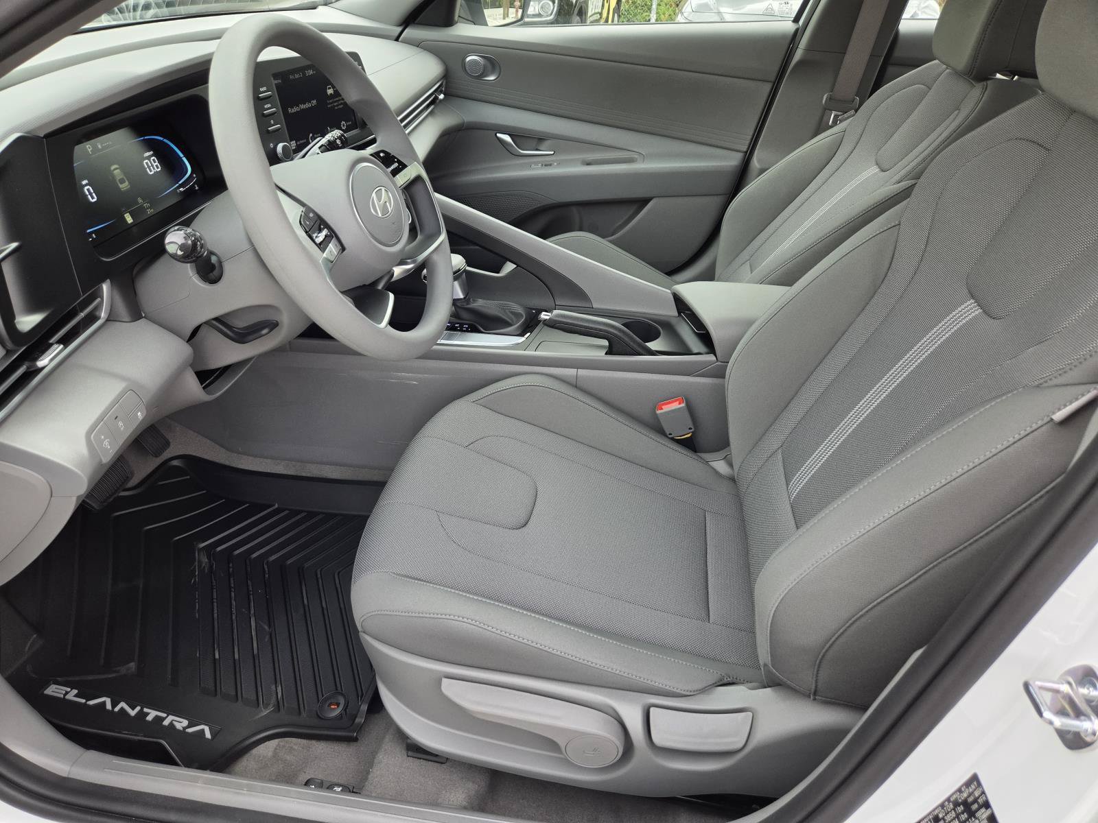 New 2026 Hyundai Elantra SE FWD image 13