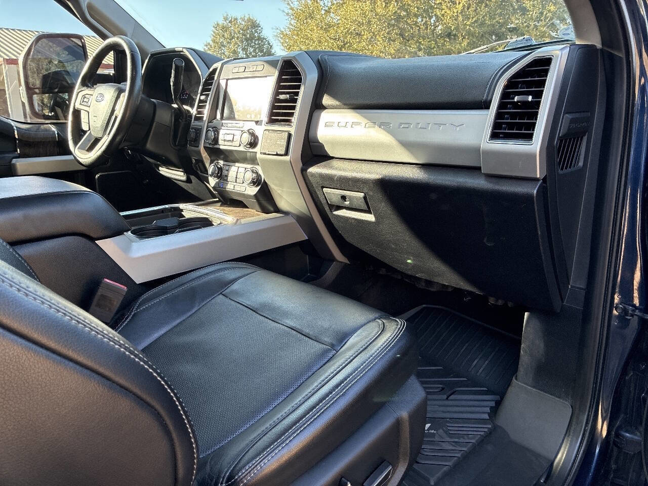 Used 2019 Ford F250 Lariat w/ Lariat Ultimate Package image 32