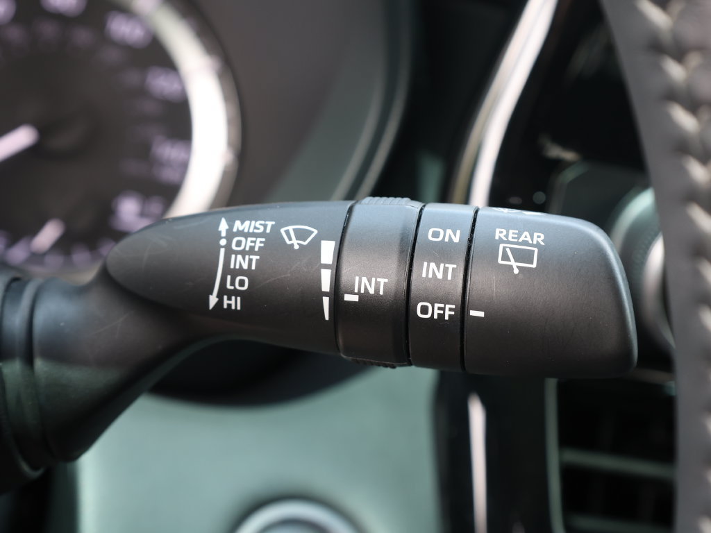 Used 2024 Toyota Highlander LE FWD image 36