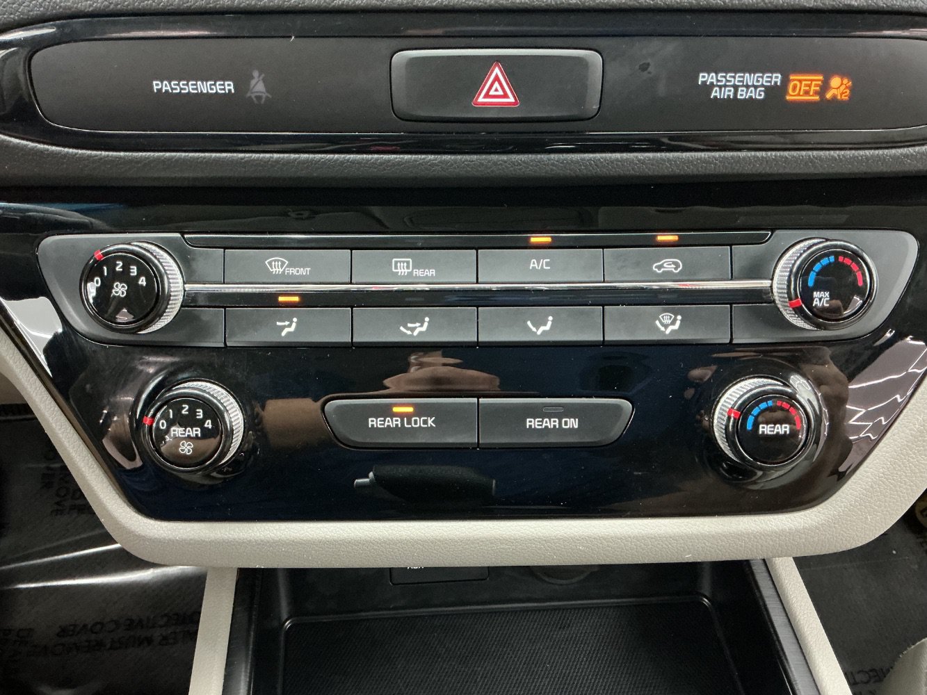Used 2020 Kia Sedona L FWD image 34