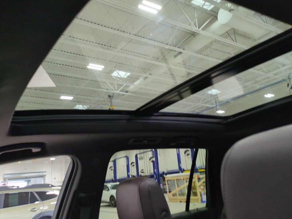 Used 2023 Cadillac XT6 Premium Luxury image 18