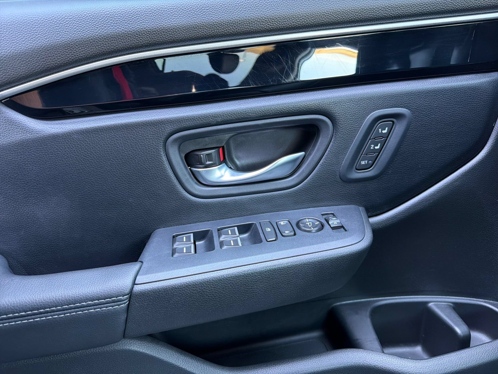 Used 2025 Honda Pilot EX-L image 11