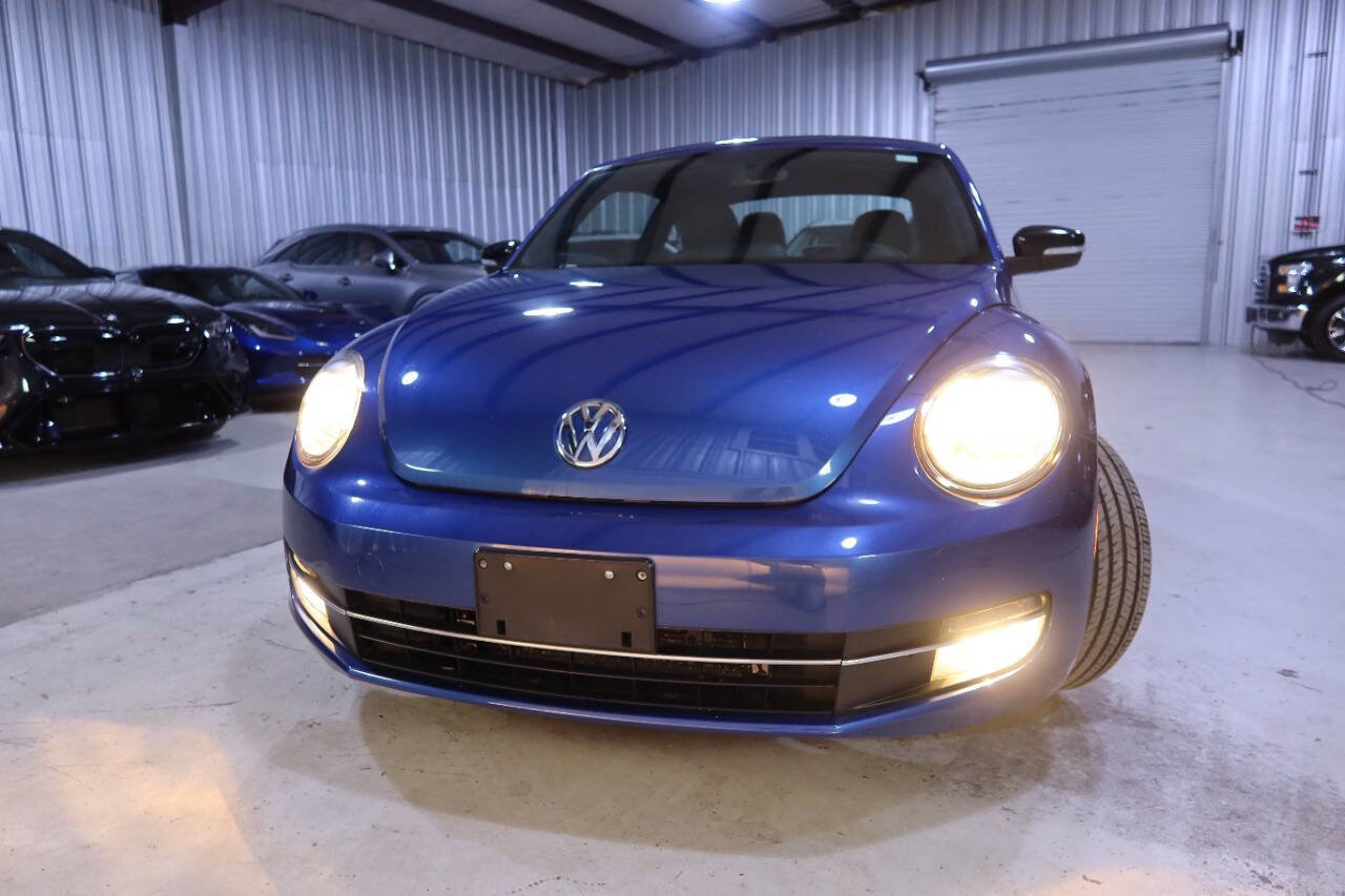 Used 2013 Volkswagen Beetle 2.0T image 35
