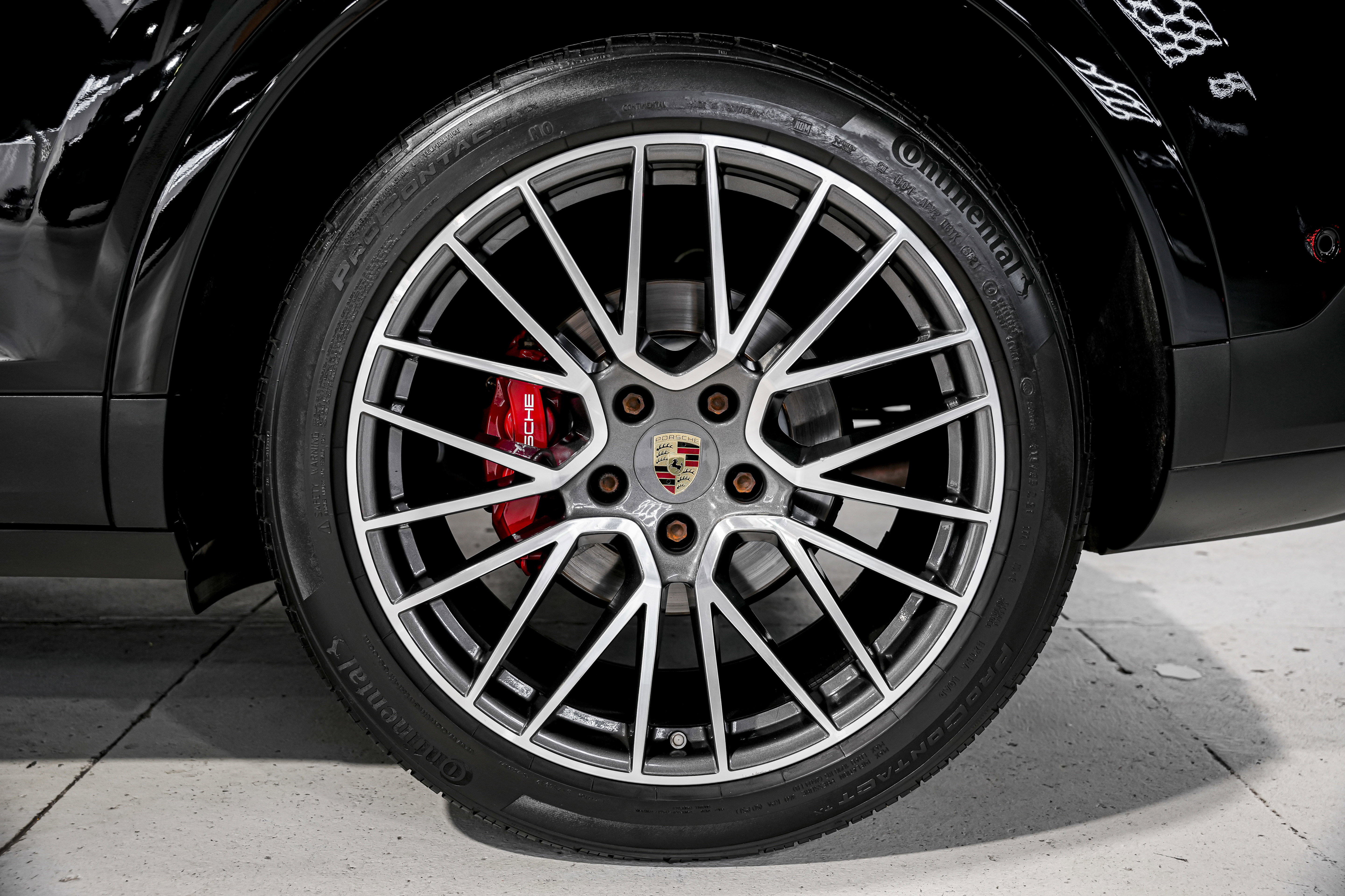 Used 2022 Porsche Cayenne S image 49